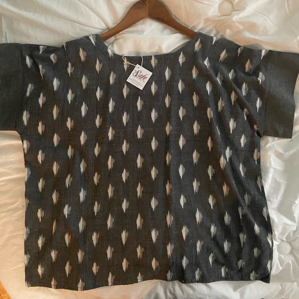 Sseko Grey Ikat split seam blouse